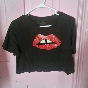 Morning Warrior gap tooth lips crop top